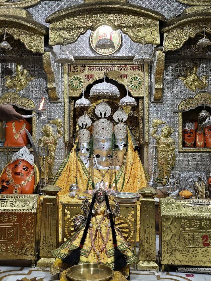 Maa Baglamukhi