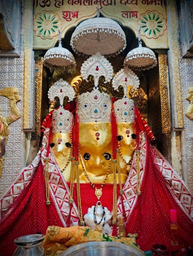 Maa Baglamukhi